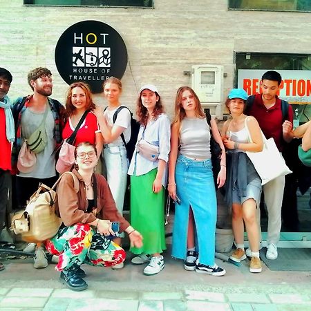 Хостел Hot - House Of Travellers Taj View Агра Экстерьер фото